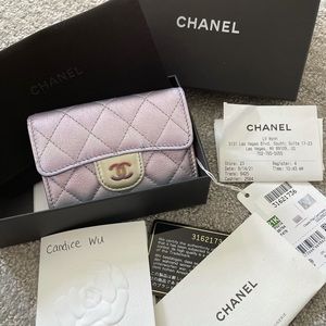 🦄 SOLD BNIB CHANEL Metallic Purple Flap Cardholder